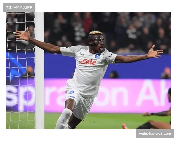 现场直击:那不勒斯主场球迷通过有节奏的助威声试图影响客队持球节奏